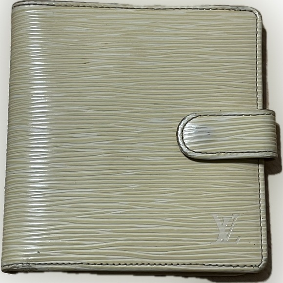 Louis Vuitton Handbags - LOUIS VUITTON Vanilla Pepper Epi Porte-Billets